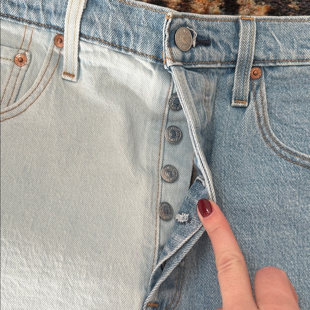 Levi’s Two Tone 501 Jean Short size 32 - Picture 4 of 7